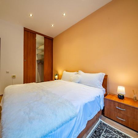 John Residence Apartment Brasov With Parking Option Buitenkant foto