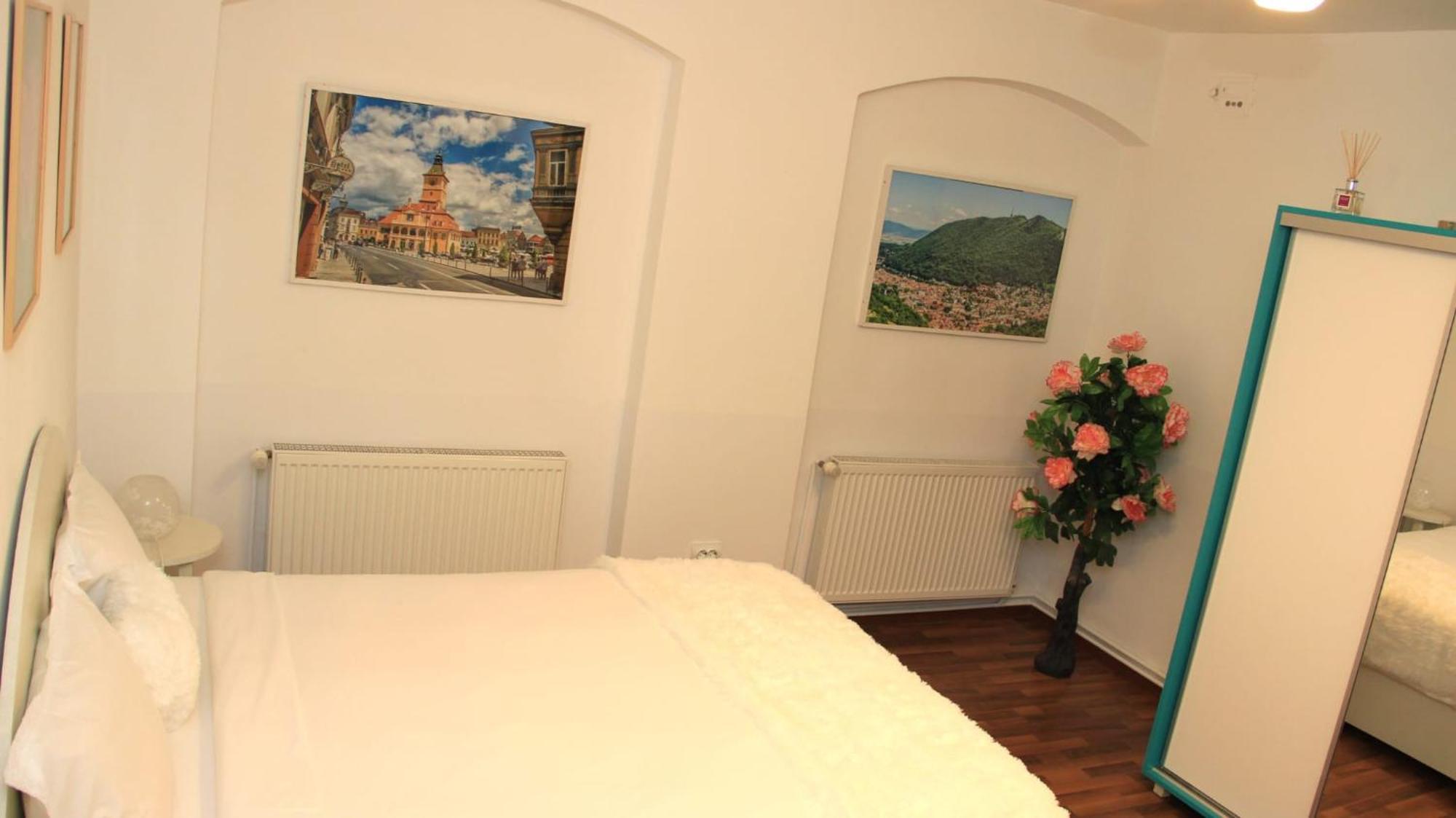 John Residence Apartment Brasov With Parking Option Buitenkant foto