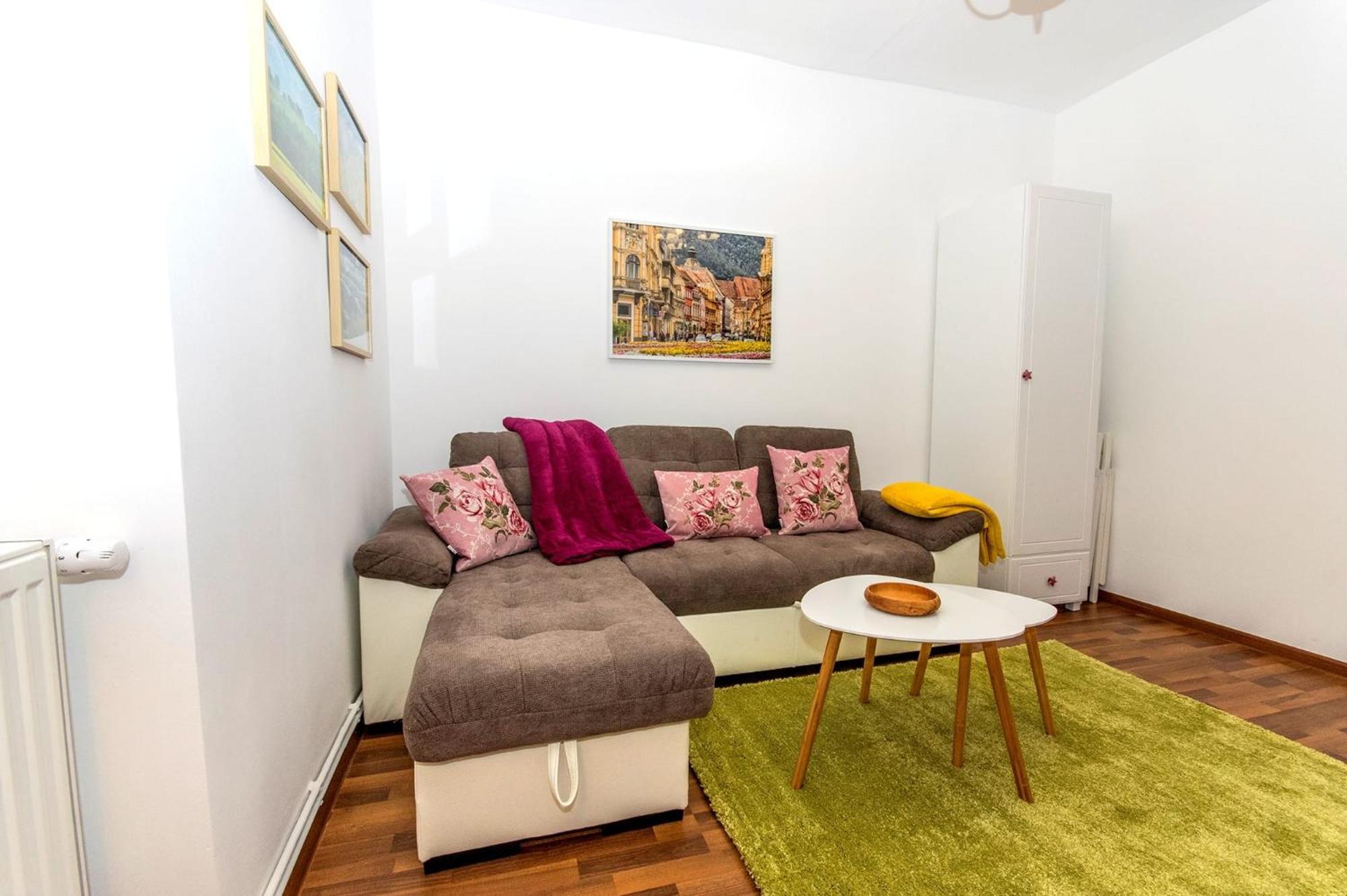 John Residence Apartment Brasov With Parking Option Buitenkant foto