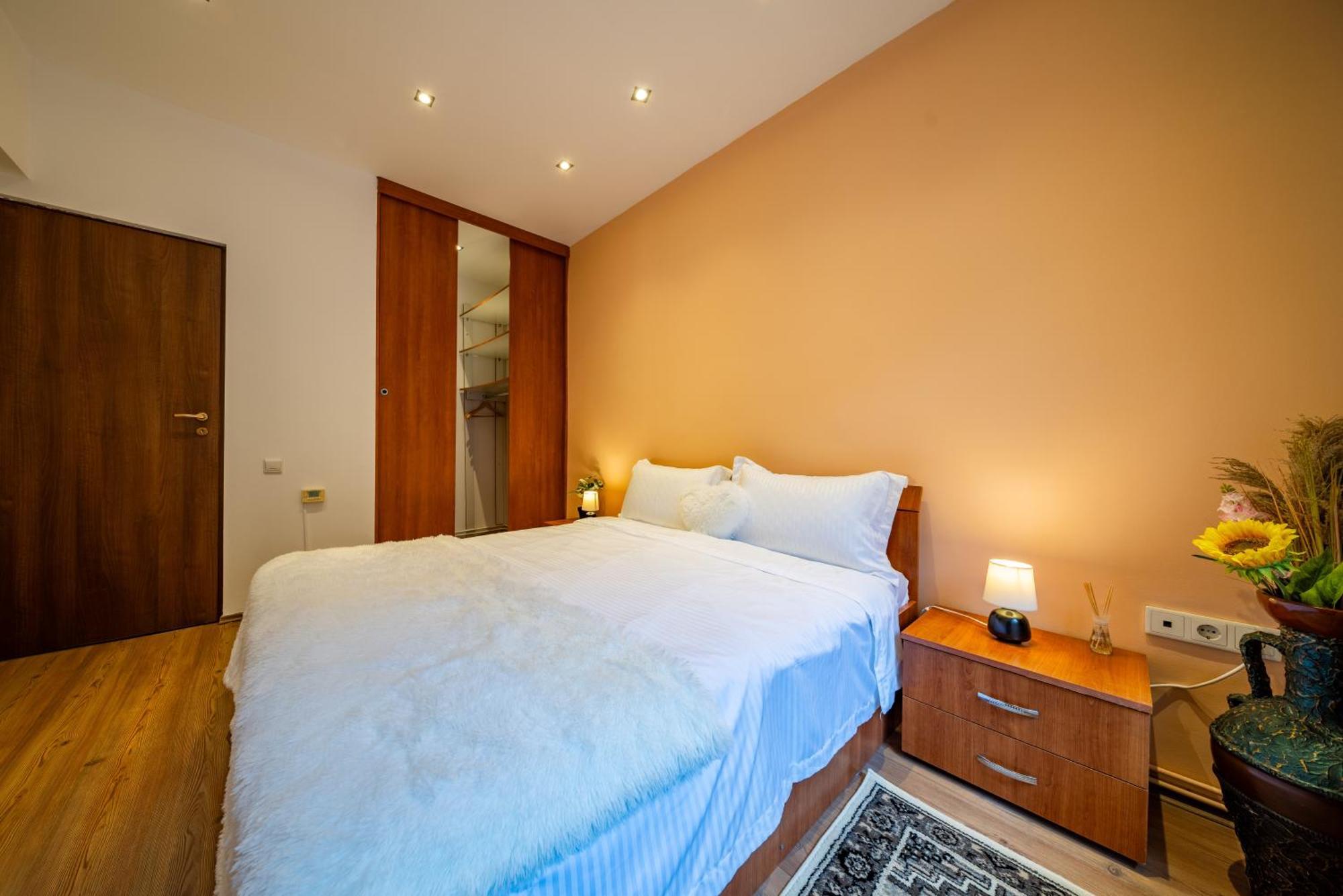 John Residence Apartment Brasov With Parking Option Buitenkant foto