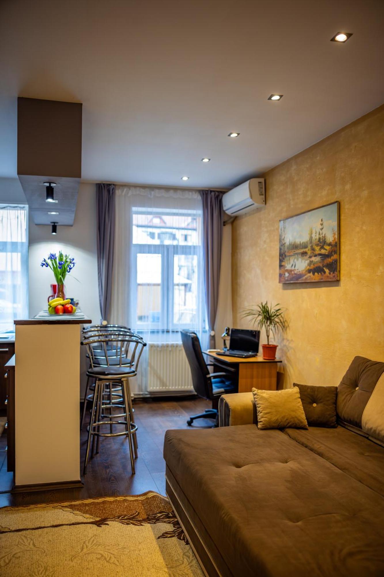 John Residence Apartment Brasov With Parking Option Buitenkant foto