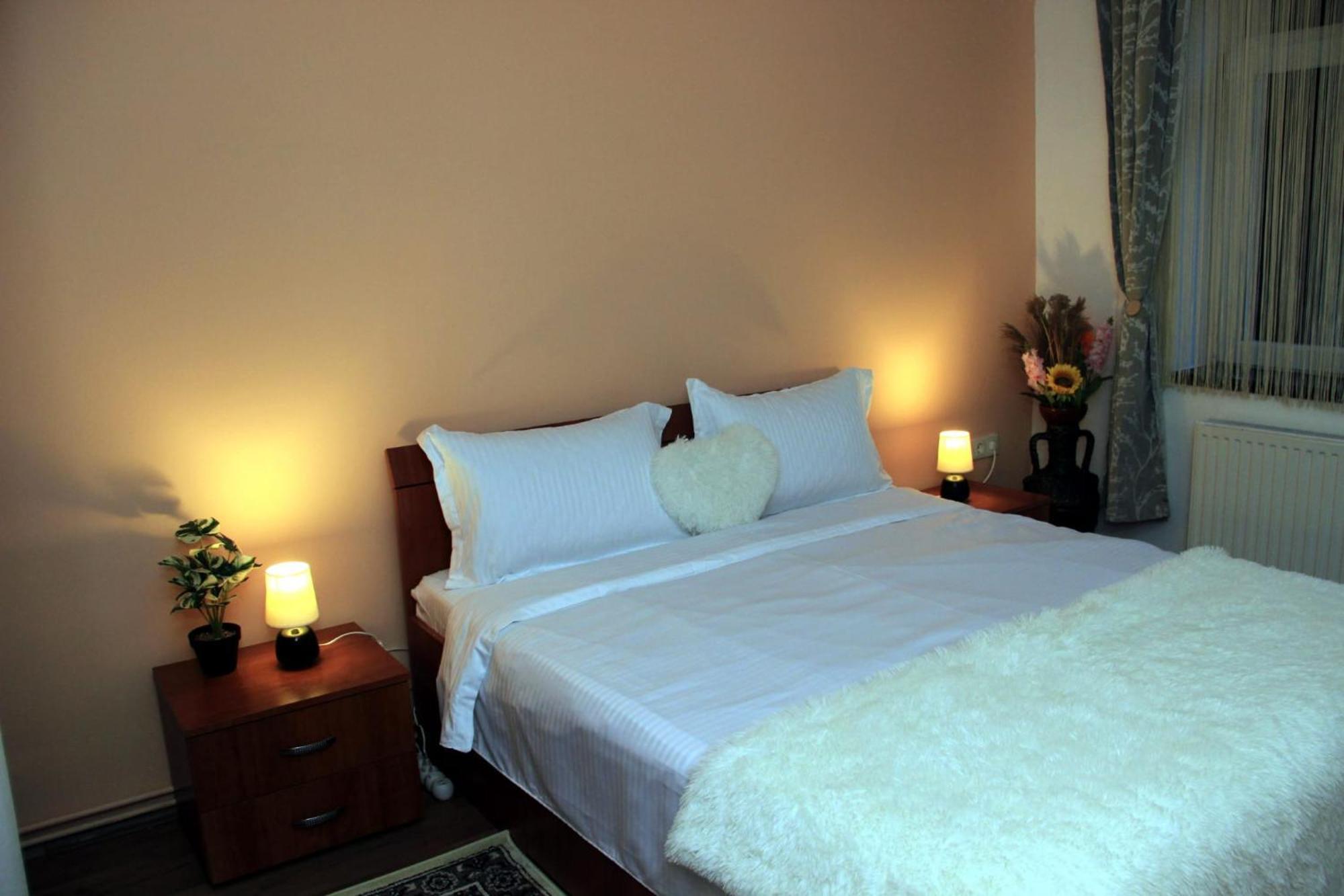 John Residence Apartment Brasov With Parking Option Buitenkant foto